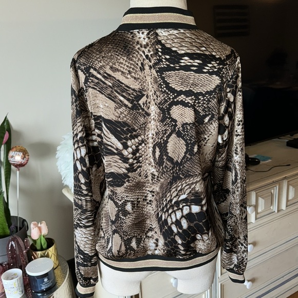 Animal pattern light jacket - Picture 3 of 3